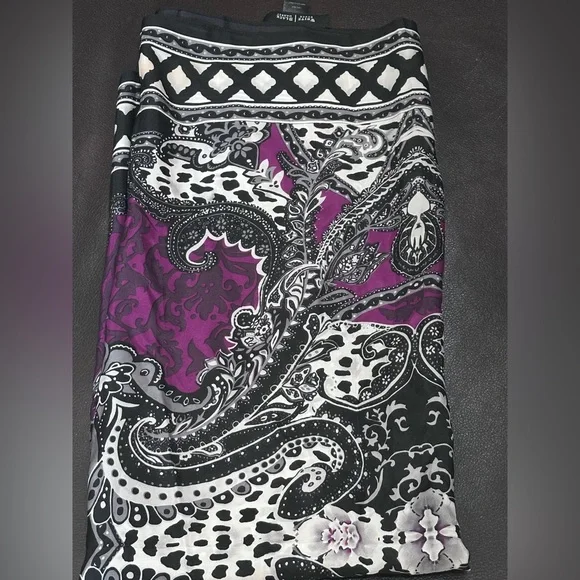 White House Black Market Black and Purple Scarf - Picture 2 of 4